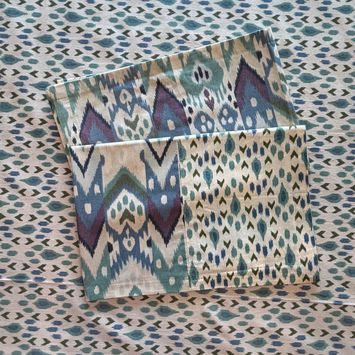 Ikat Mosaic Printed 100% Cotton King Size Bedsheet 90 x 100 inches