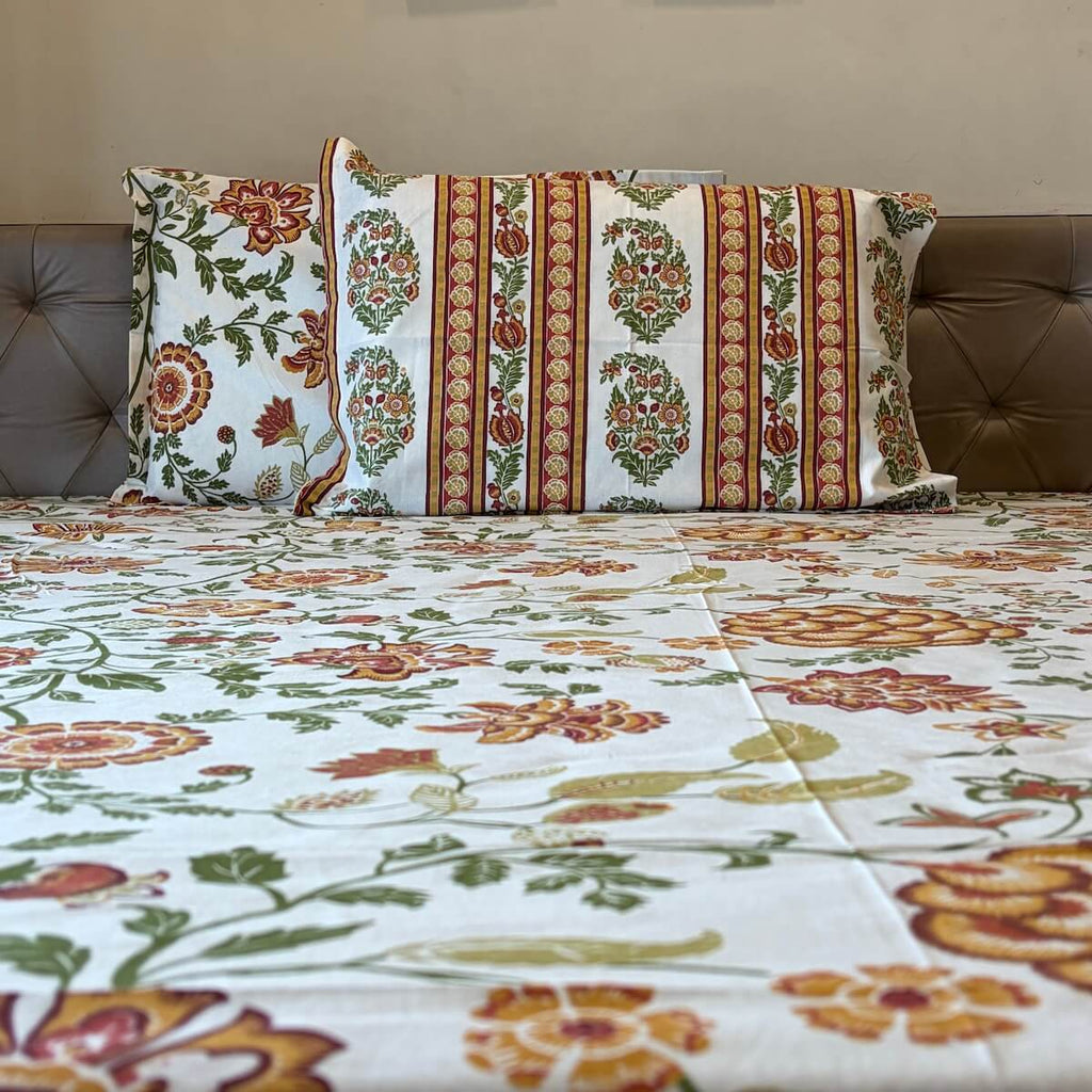 White floral block print cotton king size bed sheet with pillow covers 90x108 inch