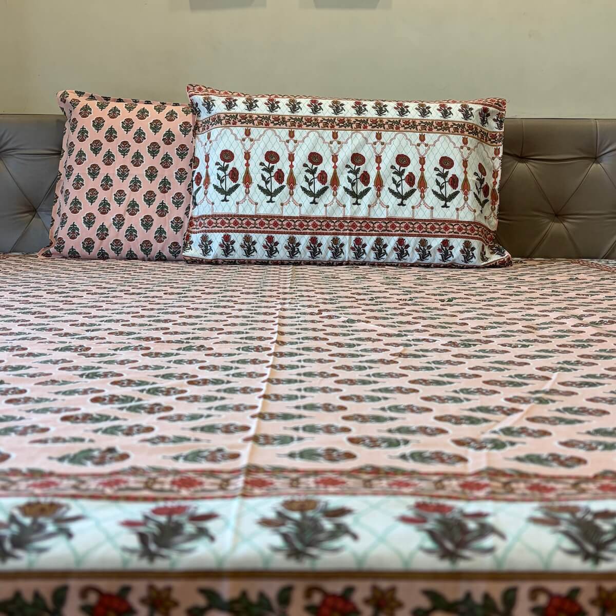 Peach white boota floral block print cotton king size bed sheet with pillow covers 90x108 inch