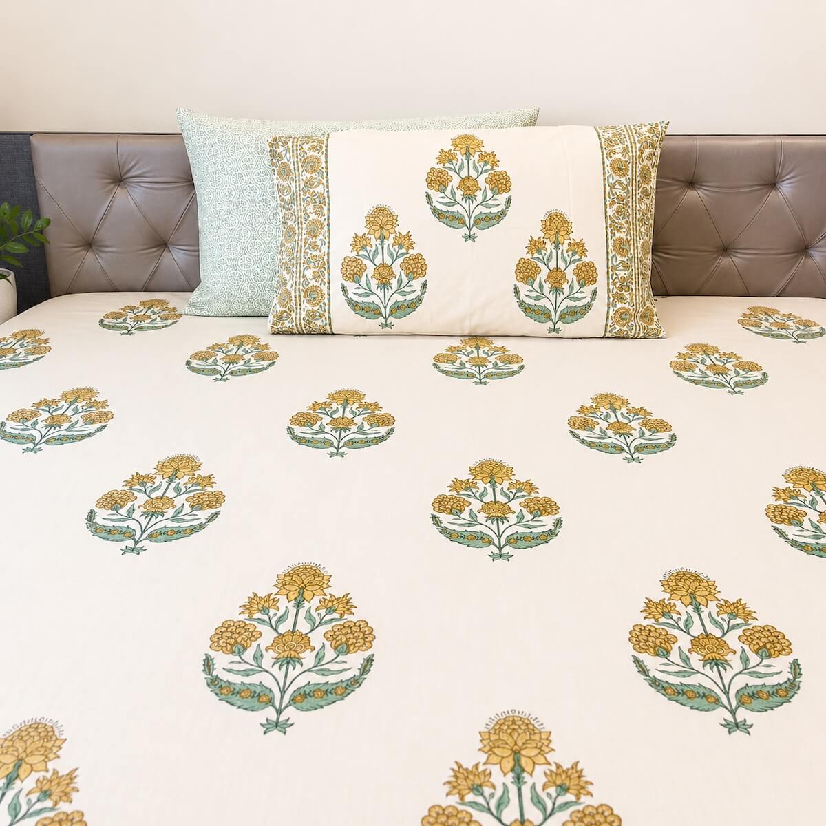Cream blue boota floral block print cotton king size bed sheet with pillow covers 108x108 inch