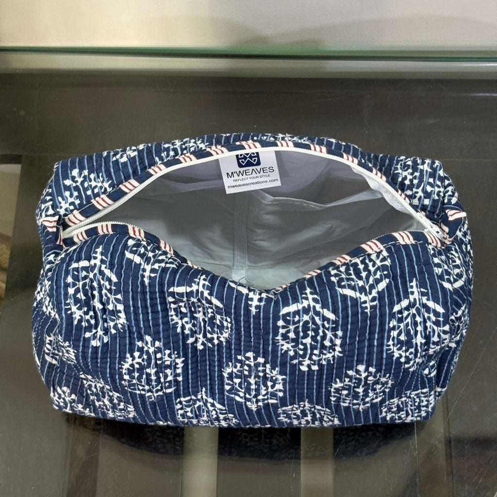 Pouch interior details