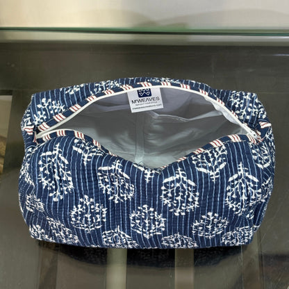 Pouch interior details