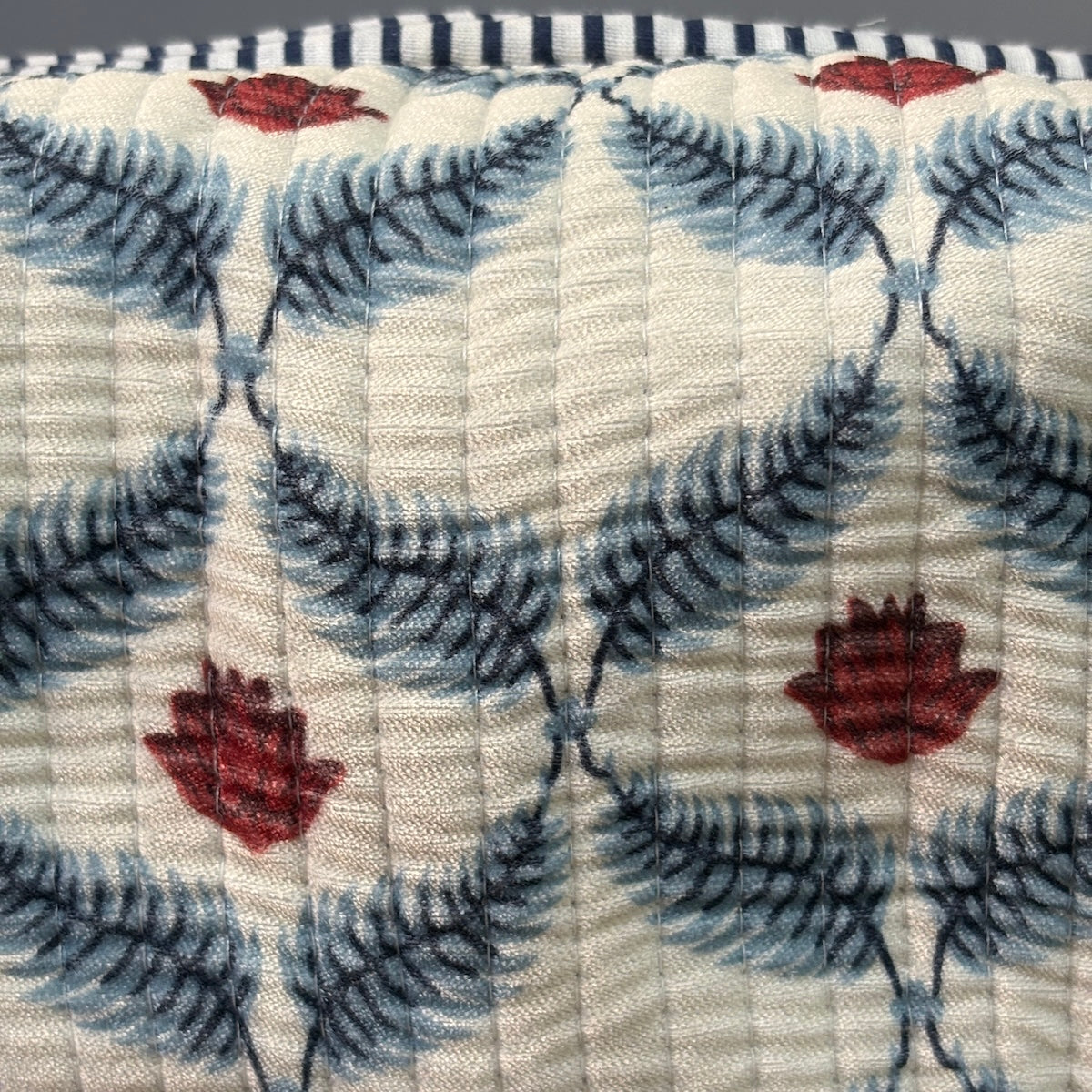 Vanya Edit Vanya Fern Quilted Velvet Toiletry Set