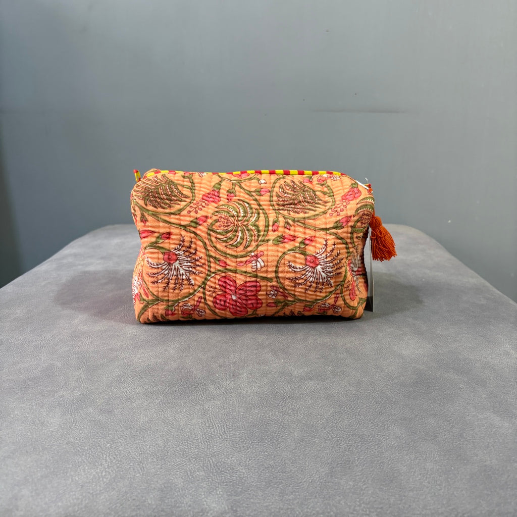 Vanya Edit: Vanya Gul Quilted Velvet Toiletry Set