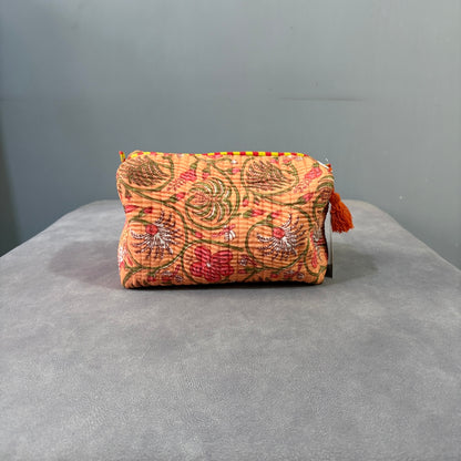 Vanya Edit: Vanya Gul Quilted Velvet Toiletry Set